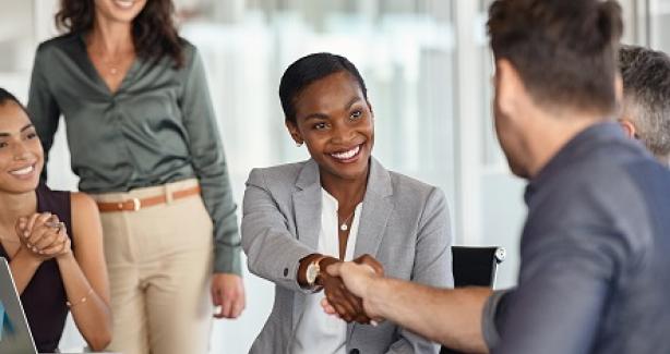 Businesswoman-shaking-hands